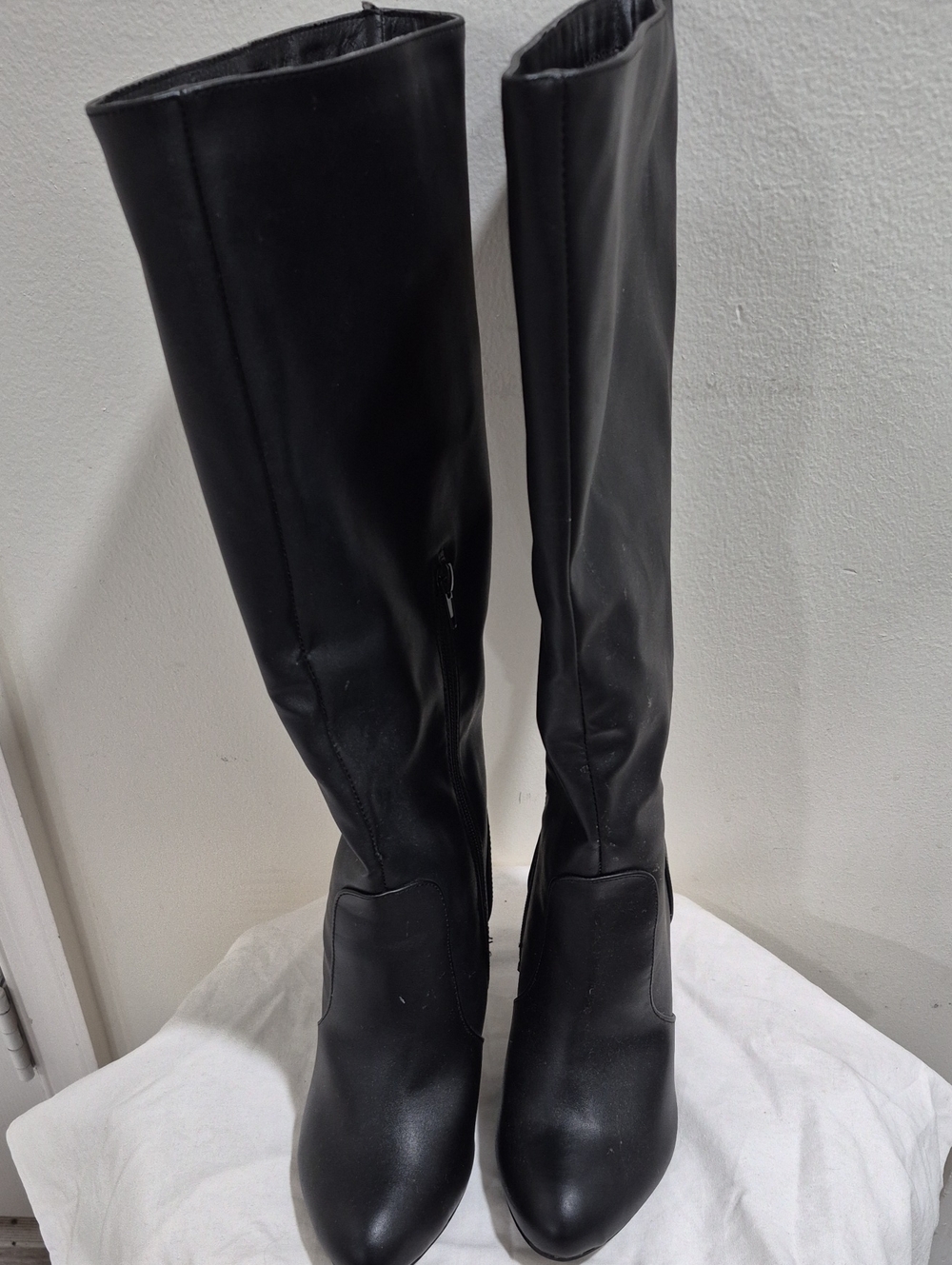 Classic Black Over-the-Knee Boots - Sleek Tall Design